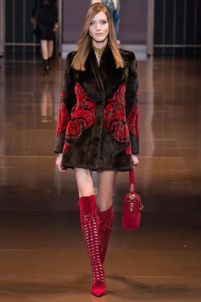Look 34
